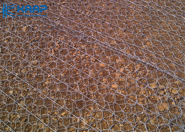 ポリ塩化ビニールの上塗を施してある金網のGabion頑丈な耐久の歪んだ編まれた水証拠